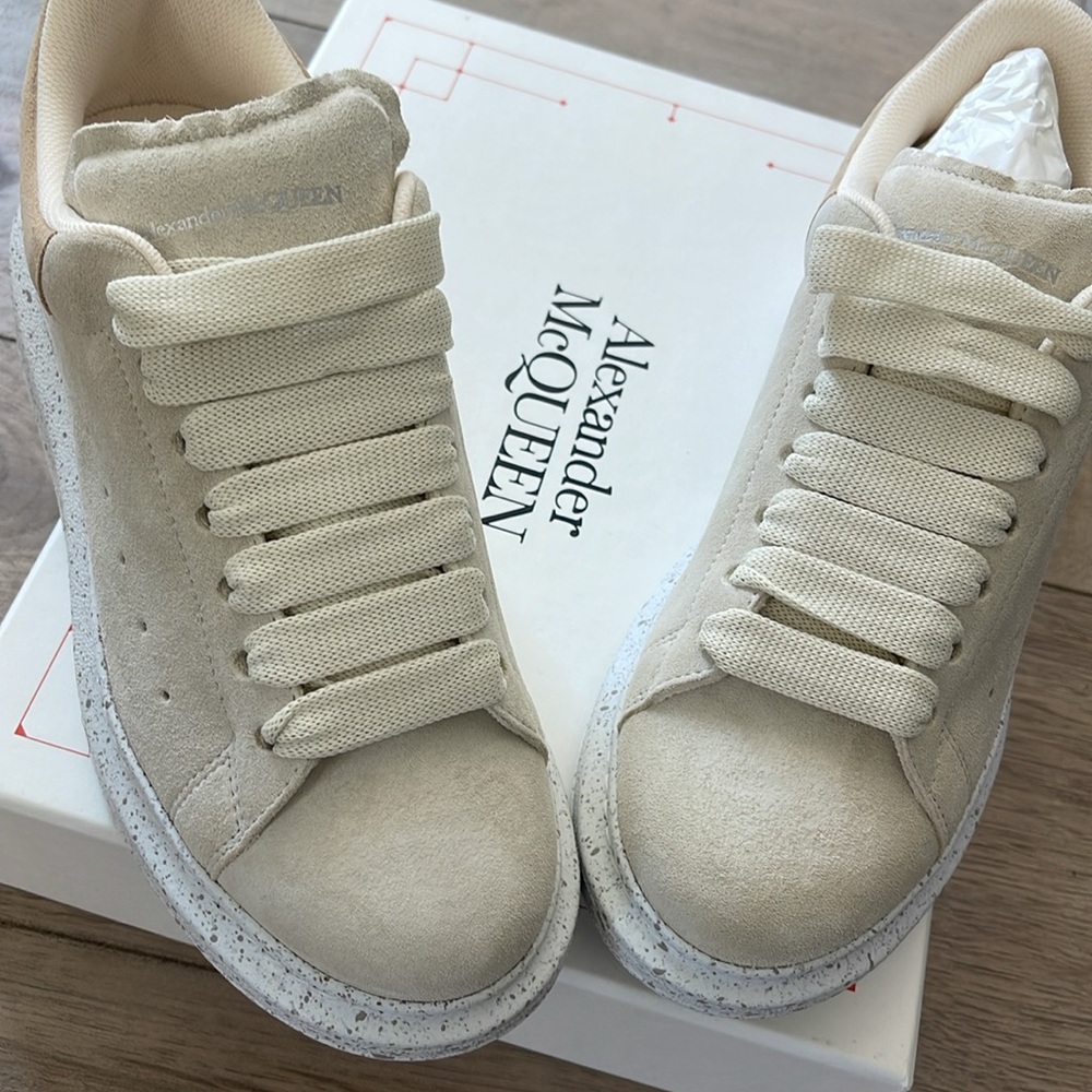 Alexander McQUEEN Brand New